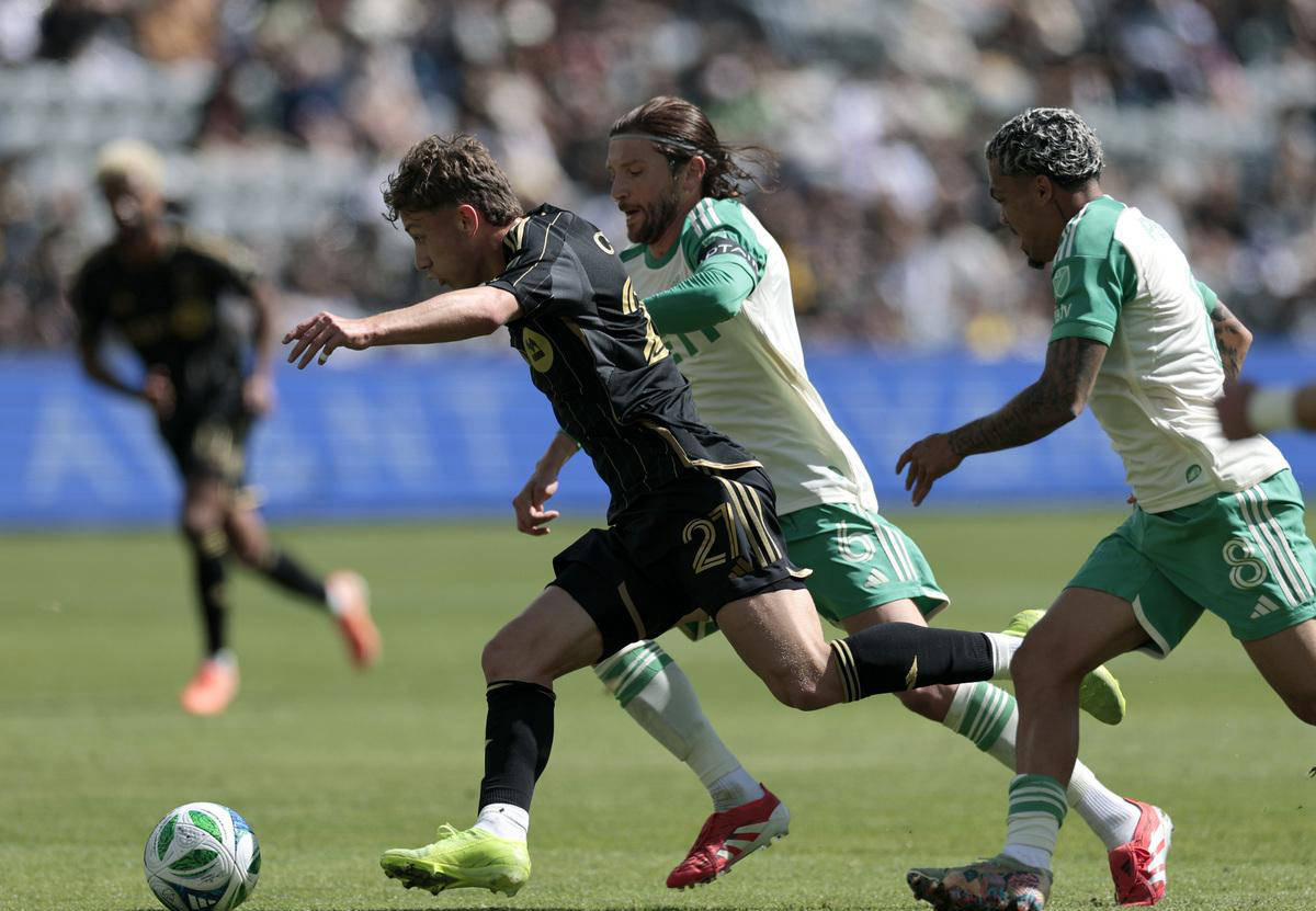 尤文图斯主场大胜热那亚,重返联赛前四 尤文图斯主场大胜热那亚,重返联赛前四