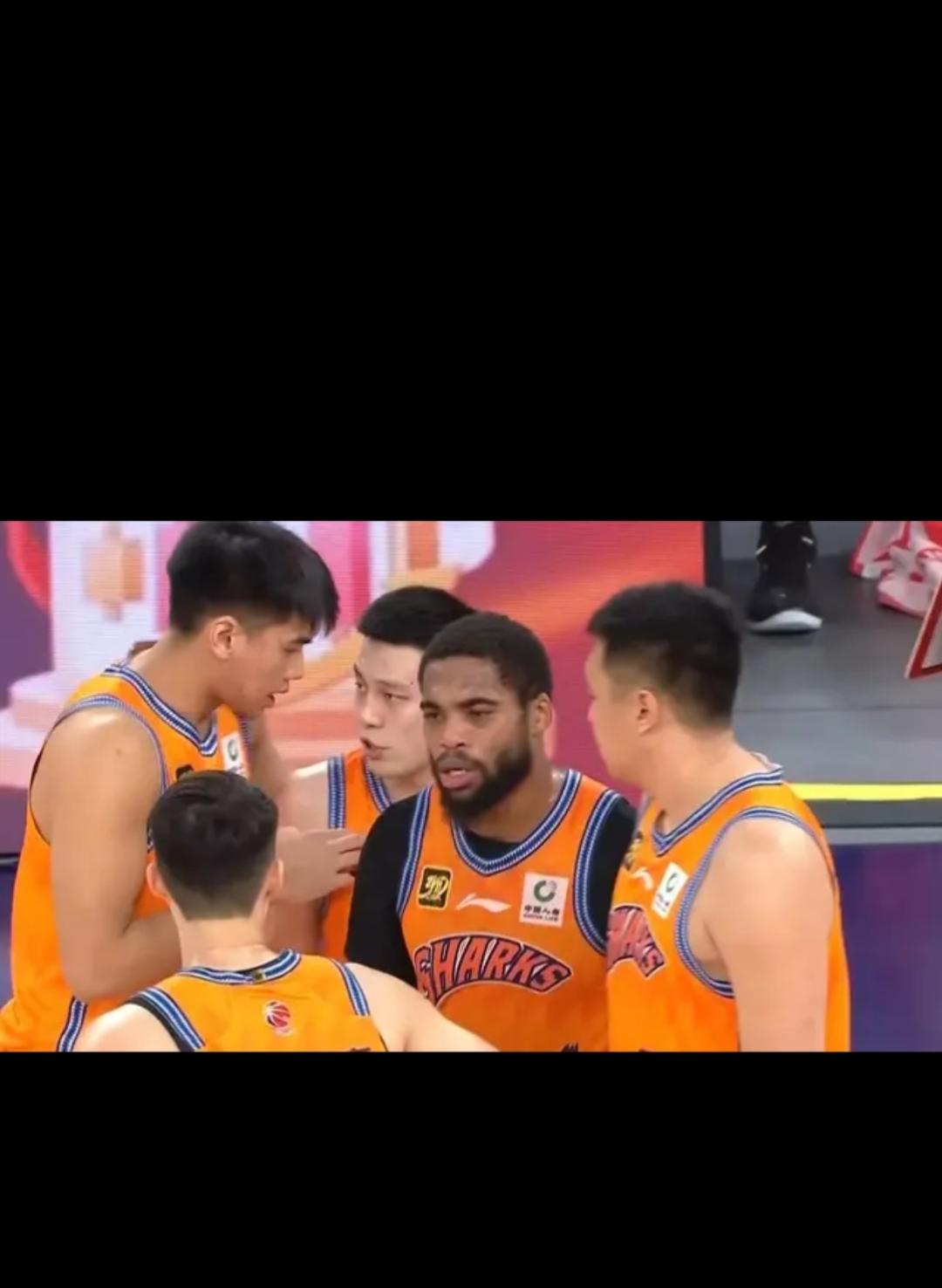 九游app下载-上海队遭逢连败，球员受伤退出