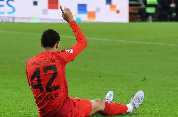 九游娱乐-包含球队核心球员重伤离场，备战计划变数百出的词条