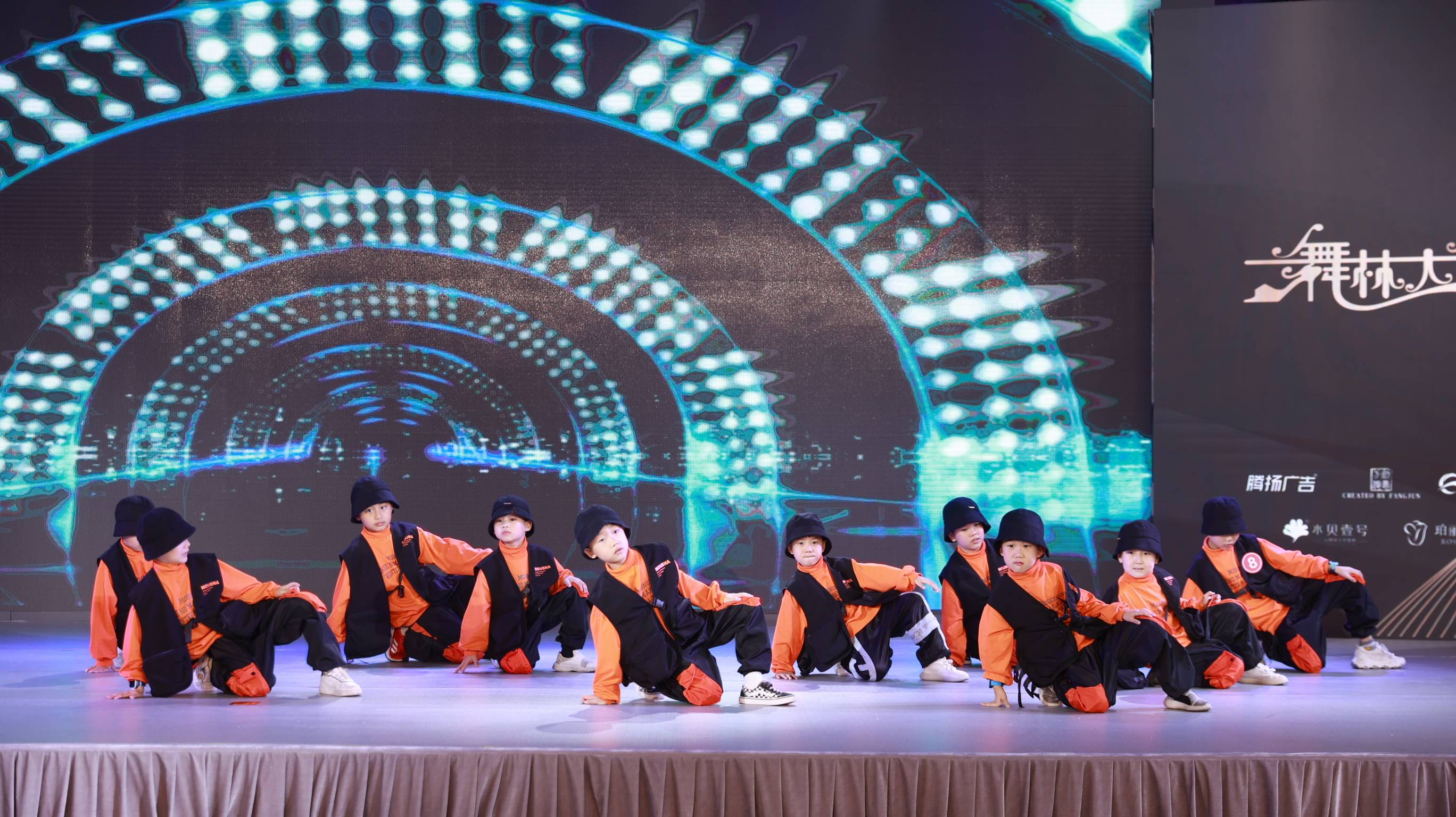 九游娱乐网页-关于强者逐鹿，争夺桂冠风云再起的信息