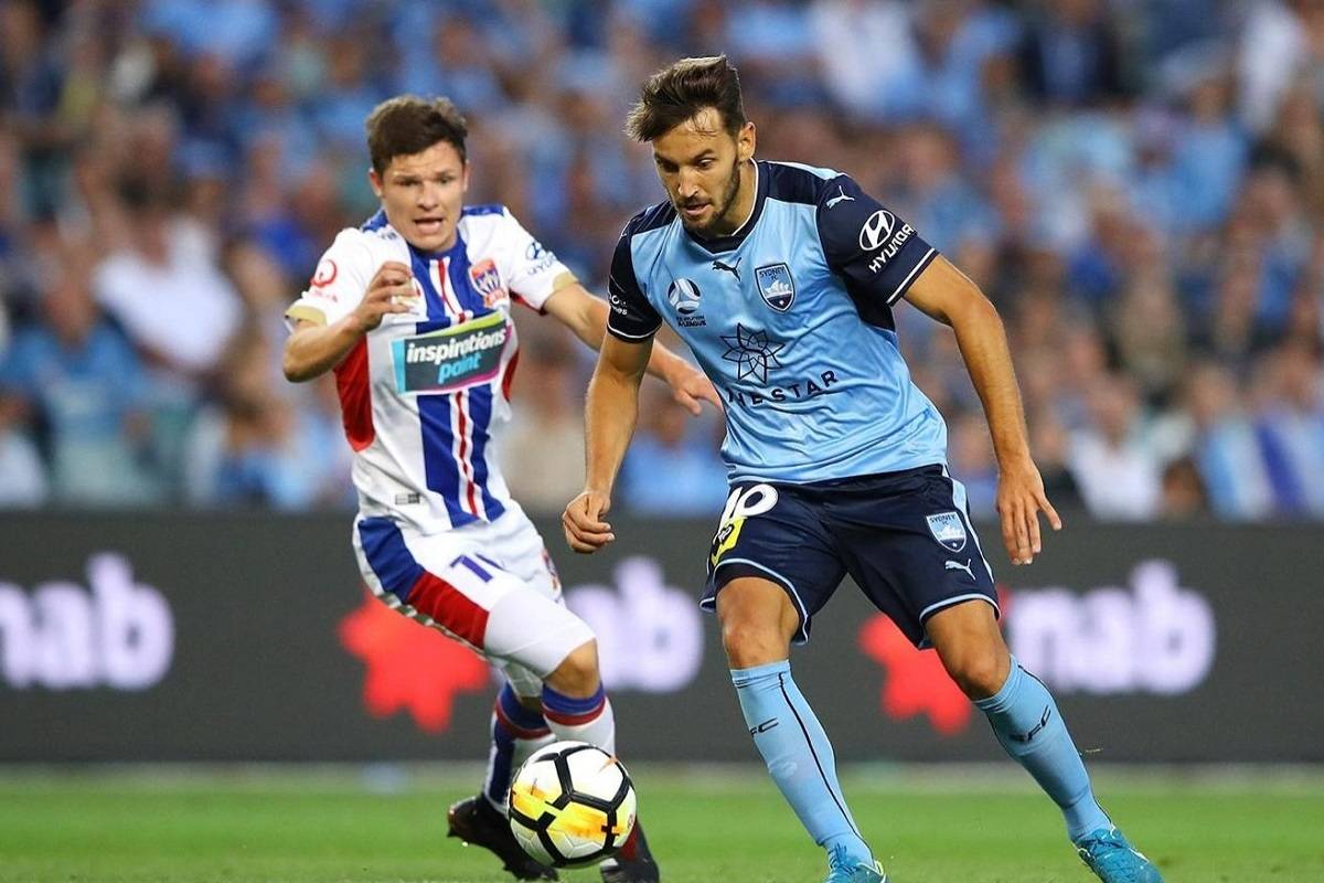 澳队险胜晋级，惊险不断