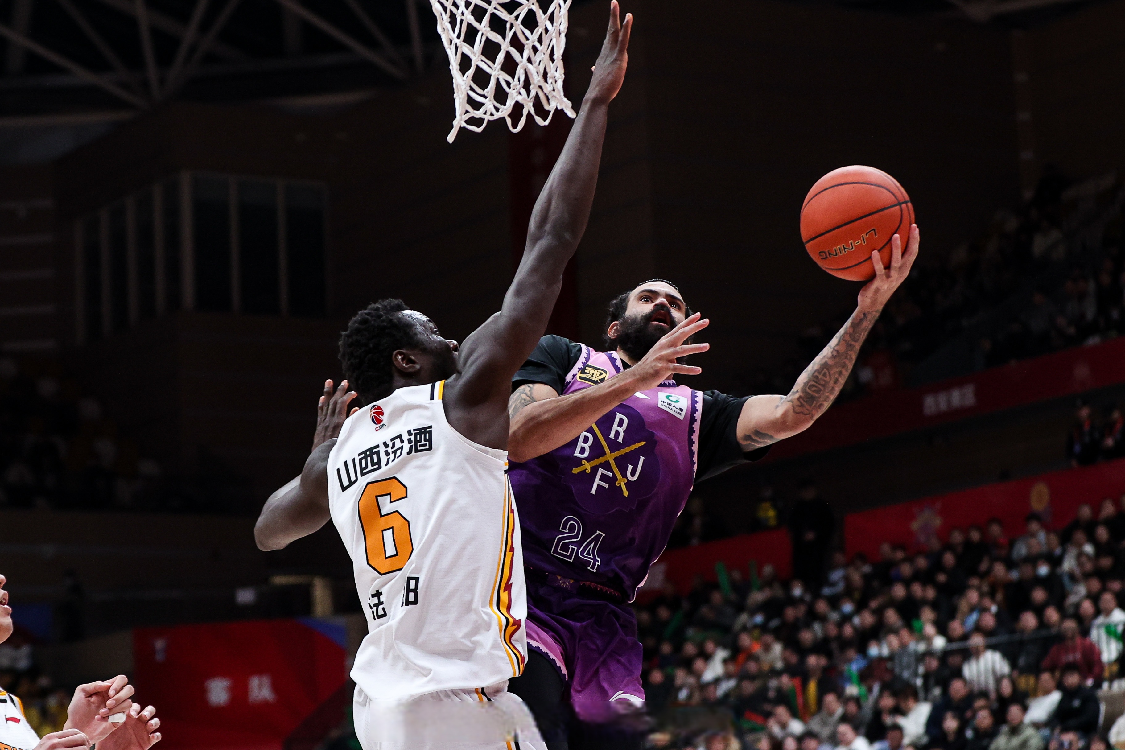 九游中国-精英球队在比赛中展现出强劲的实力