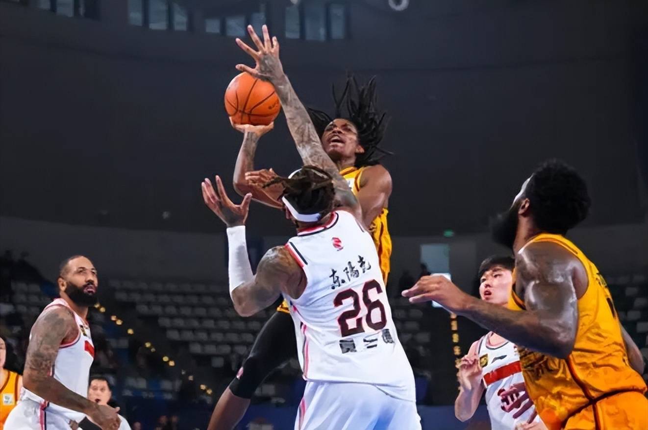 湖南男篮迎来爆冷胜利，挑战赛季新高领先实力球队