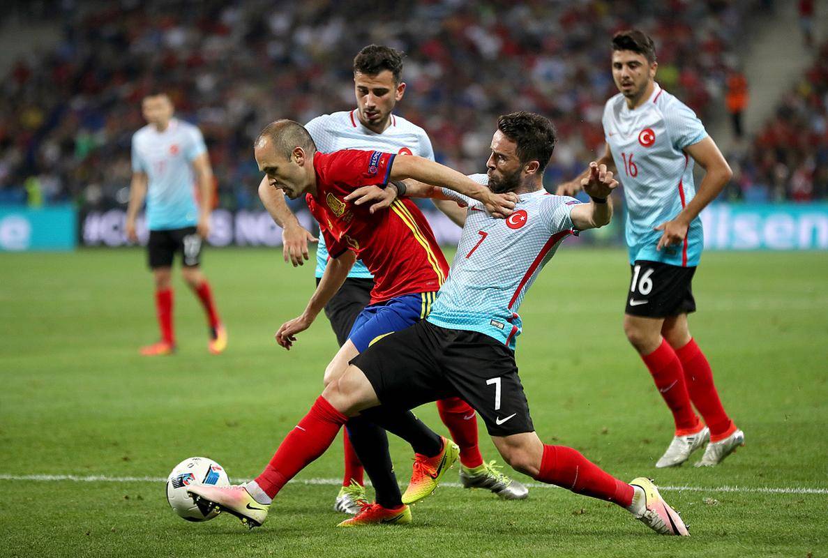 九游娱乐官方-欧国联赛场上的球队实力对决