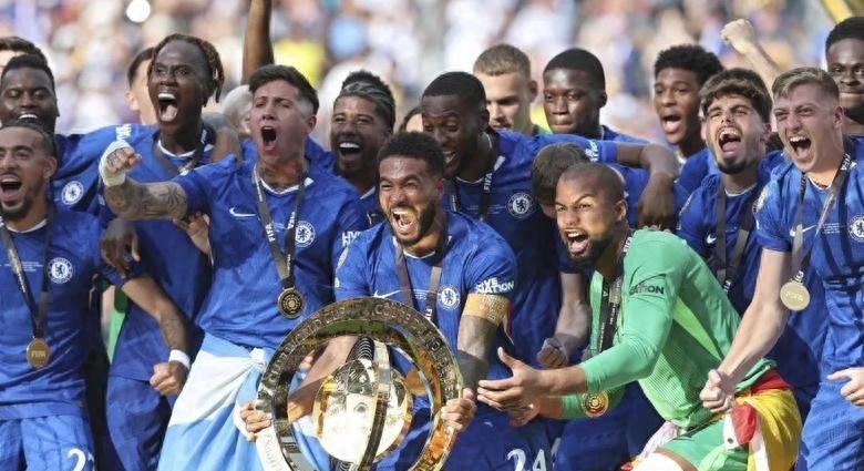 接连连胜，豪门球队稳坐榜首的简单介绍