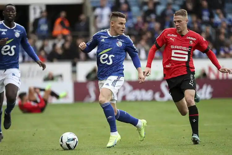 九游体育直播-斯特拉斯堡不敌马赛,法甲前景动荡