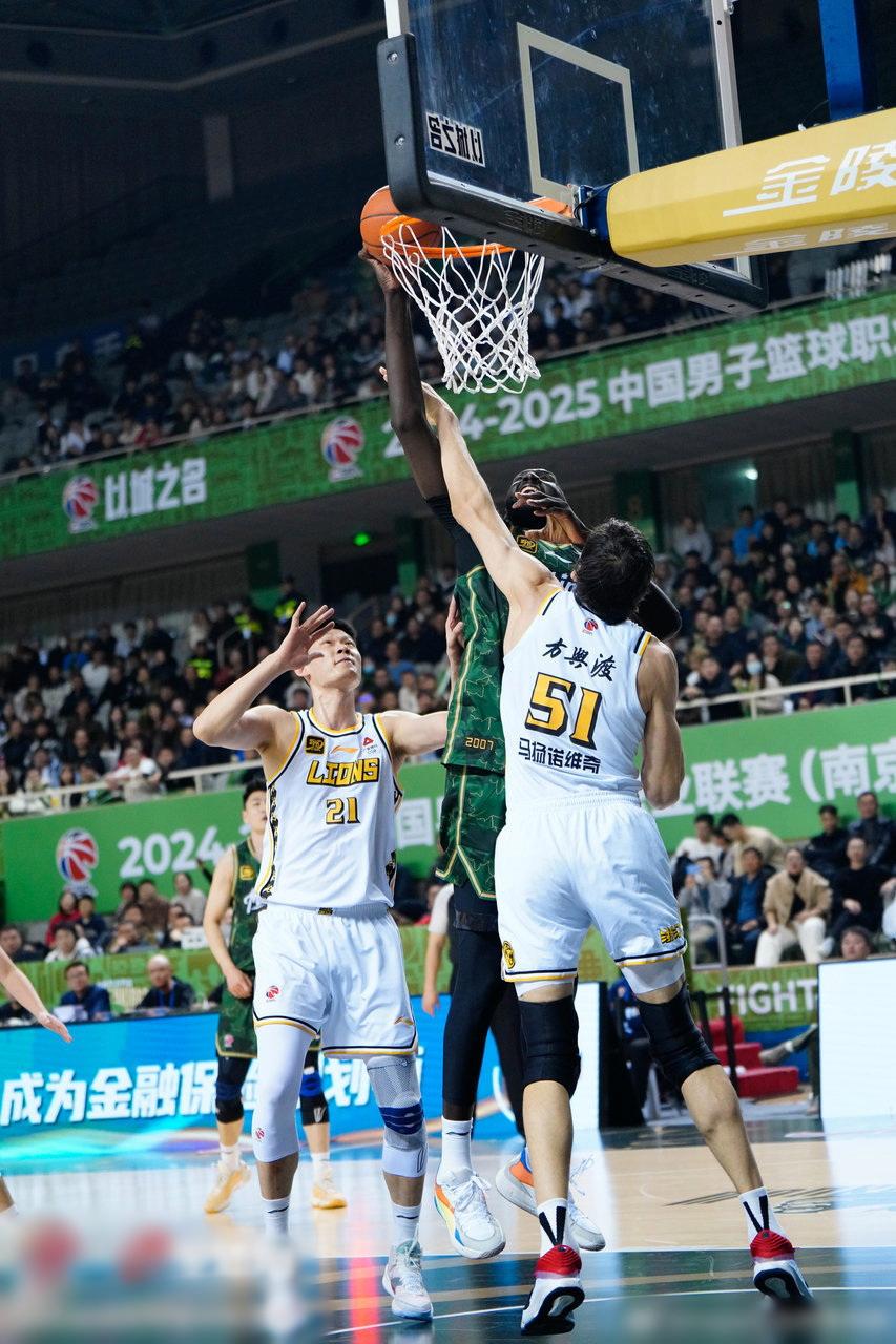 关于吉林男篮全队奋起反击，终结连败的信息