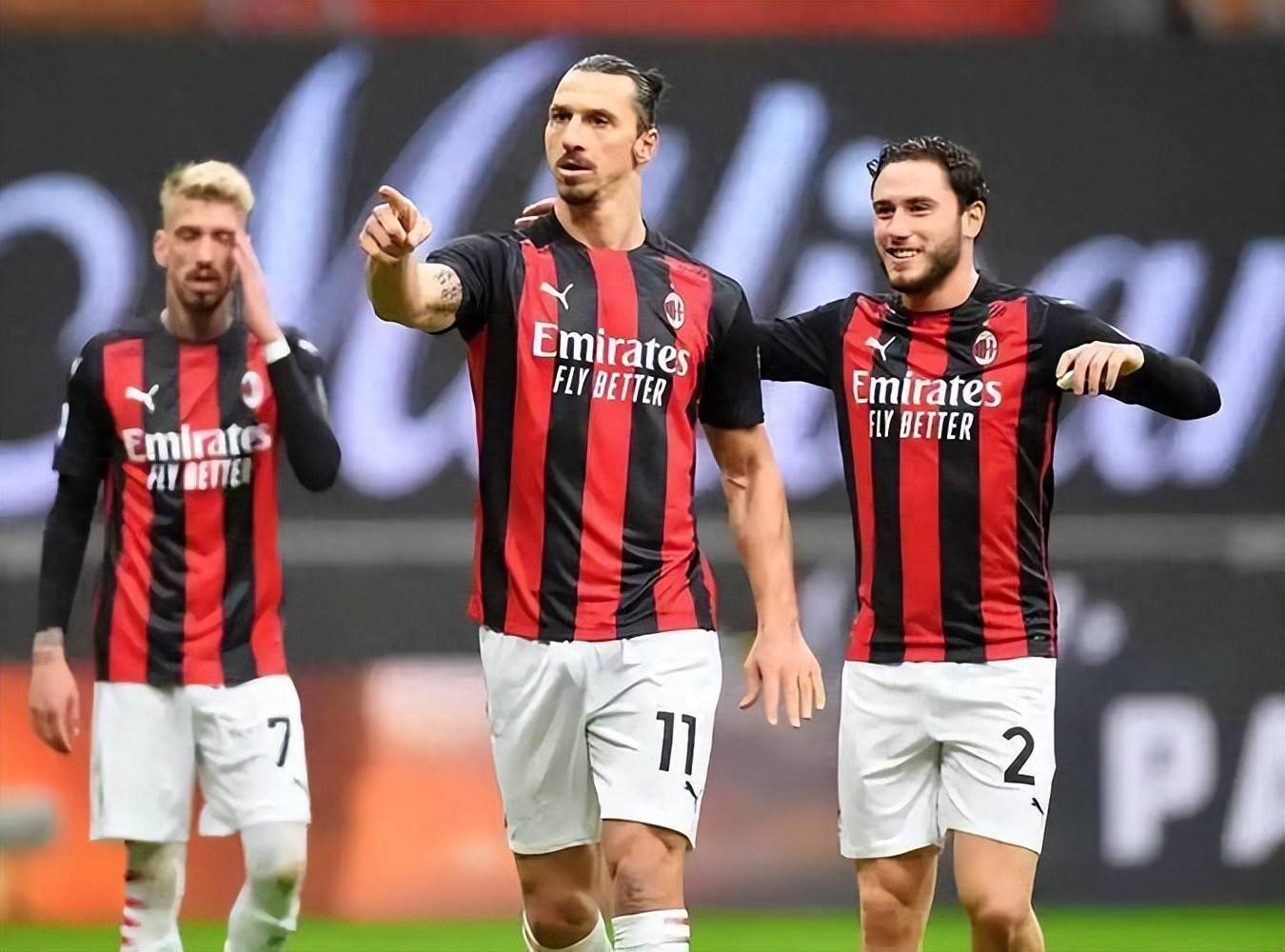 九游娱乐首页-尤文图斯球队全队集结,为下一场比赛磨砺的简单介绍