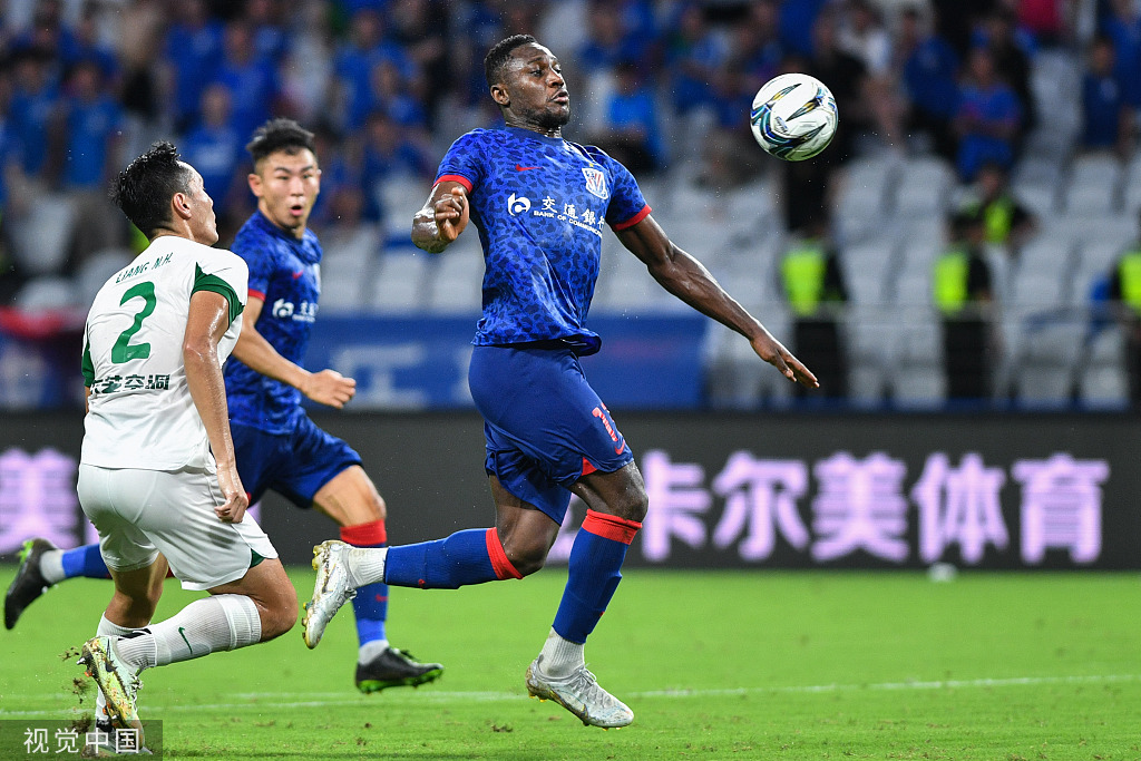中国足球比赛引领趋势，崭露头角的新秀层出不穷