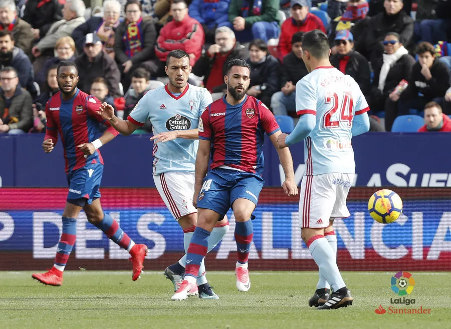 赫罗纳对阵埃瓦尔,抢分之争 赫罗纳对阵埃瓦尔,抢分之争