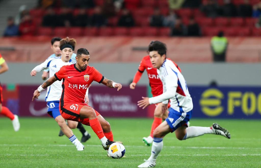 亚冠淘汰赛火热开打，球员士气高涨备战的简单介绍