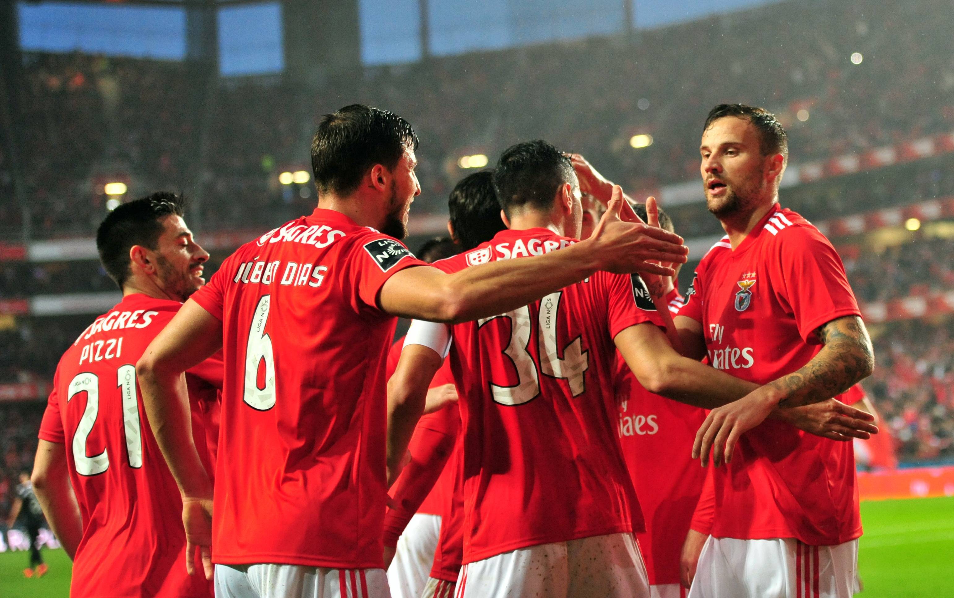 包含拜仁慕尼黑宣布引进新后卫，强化防守的词条