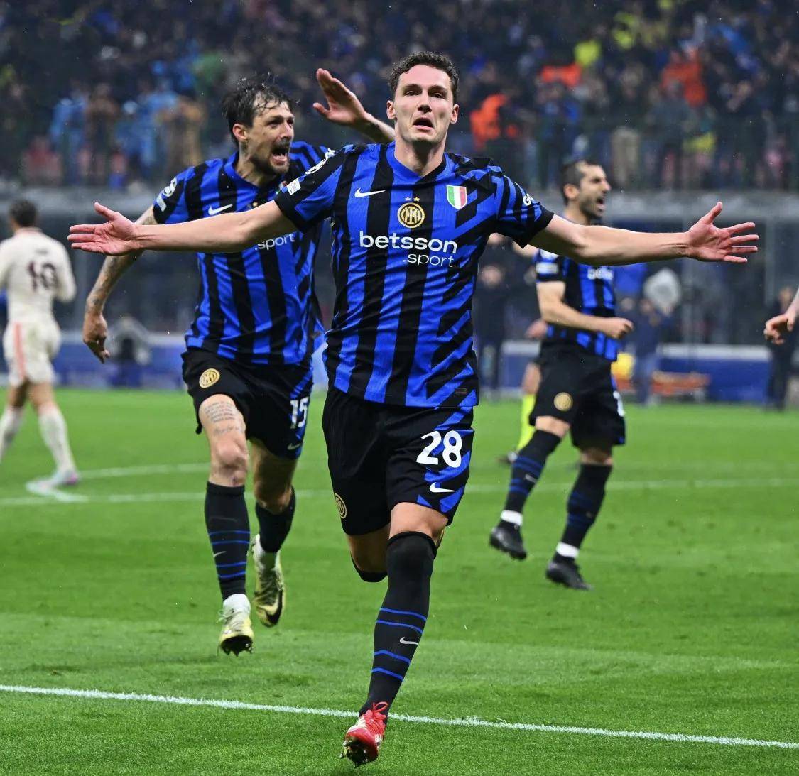 切尔西连胜连晋,锁定欧冠四强席位 切尔西连胜连晋,锁定欧冠四强席位