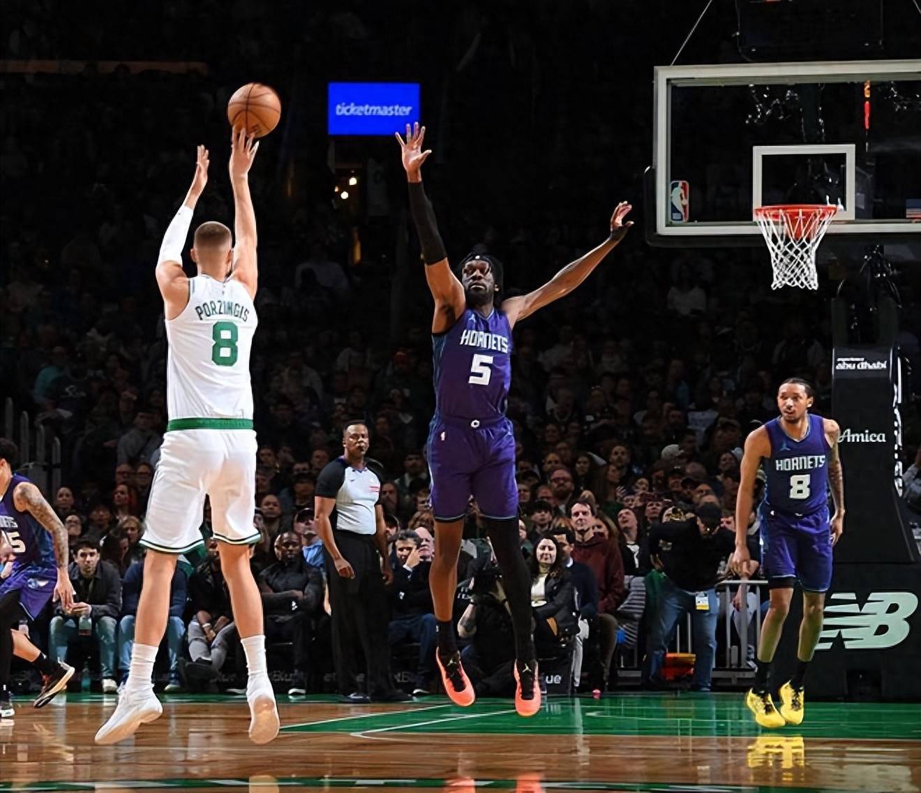 骑士客场大胜凯尔特人,特雷斯分全场最高 骑士客场大胜凯尔特人,特雷斯分全场最高