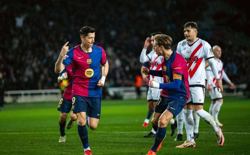 历史交锋再现,巴塞罗那与马德里双雄争锋 历史交锋再现,巴塞罗那与马德里双雄争锋