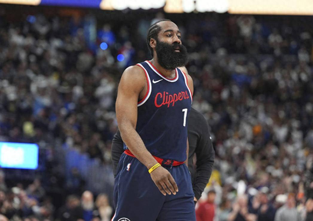 火箭遭小牛逆转,哈登砍分表现失利 火箭遭小牛逆转,哈登砍分表现失利