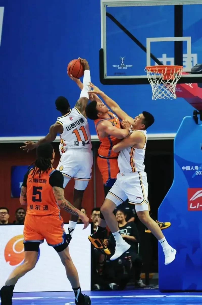 关键时刻关键进球,球队逆转胜出展现实力的简单介绍 关键时刻关键进球,球队逆转胜出展现实力的简单介绍