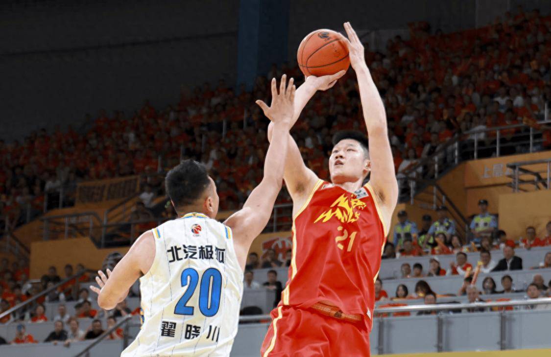 CBA联赛再掀风潮,各队球员实力逐步增强 CBA联赛再掀风潮,各队球员实力逐步增强