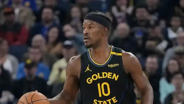 勇士小前锋砍下三双,助球队赢球 勇士小前锋砍下三双,助球队赢球