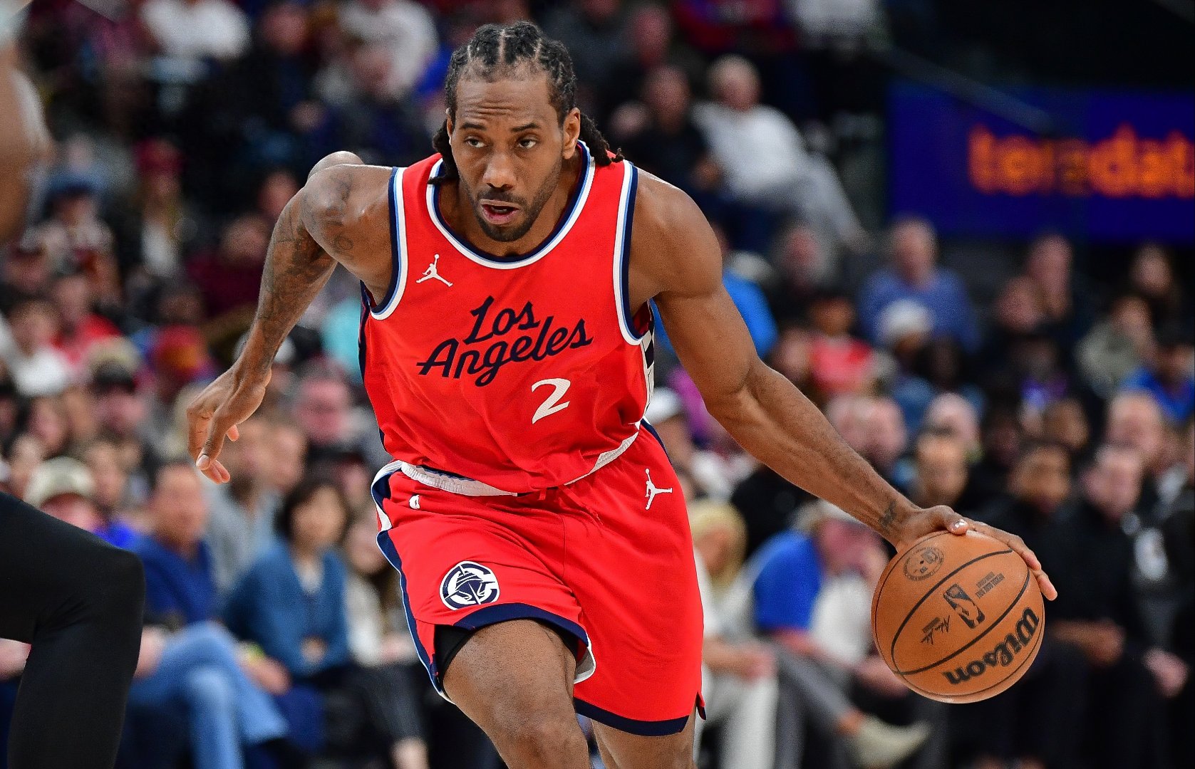 快船队负于热火队,莱昂纳德表现低迷 快船队负于热火队,莱昂纳德表现低迷