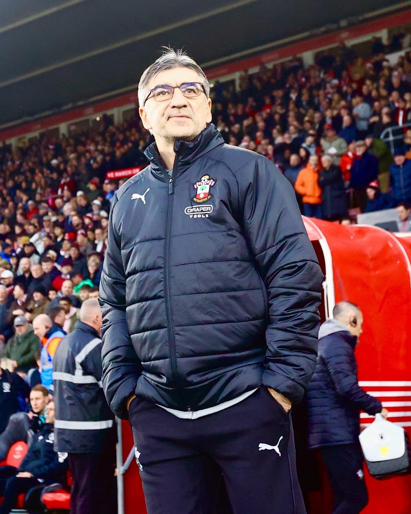 南安普顿客场逆转获胜,球队鼓舞士气 南安普顿客场逆转获胜,球队鼓舞士气